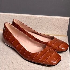 Calvin Klein Women's Brown Croc-Embossed Tan Flats Sz 7.5